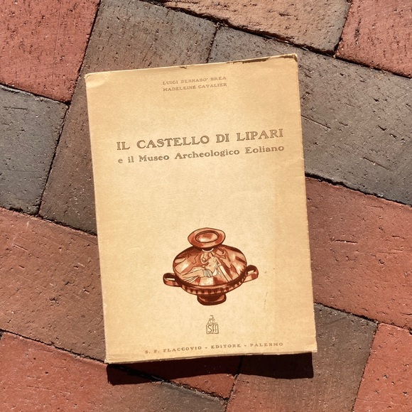 Il Castello di Lipari Flaccovio Aeolian Archaeological Museum Museo Art Books - Picture 3 of 12